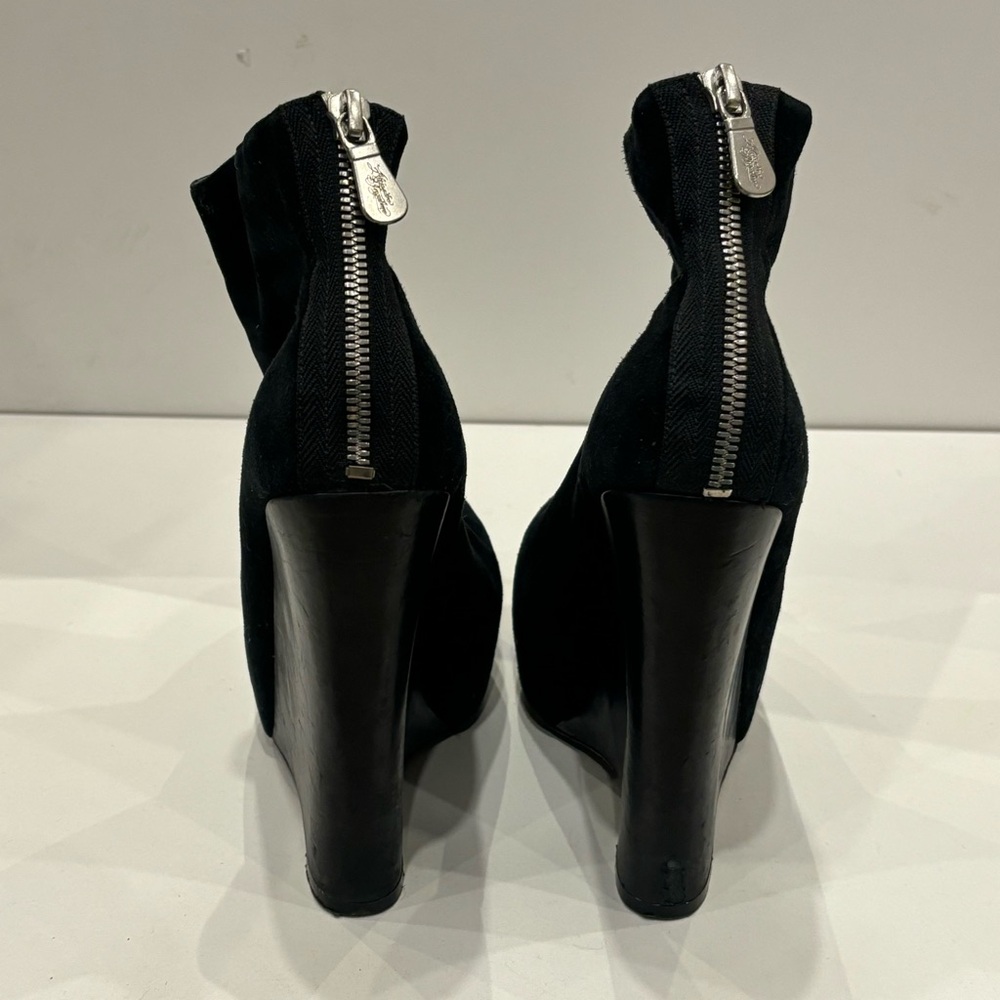 Alejandro Ingelmo Black Wedge Shoes with Sleek Design - Picture 2 of 10